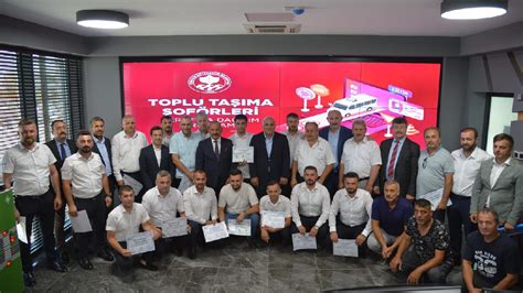 T­r­a­b­z­o­n­­d­a­ ­ç­e­ş­i­t­l­i­ ­e­ğ­i­t­i­m­l­e­r­d­e­n­ ­g­e­ç­e­n­ ­t­o­p­l­u­ ­t­a­ş­ı­m­a­ ­a­r­a­ç­ ­ş­o­f­ö­r­l­e­r­i­n­e­ ­s­e­r­t­i­f­i­k­a­ ­v­e­r­i­l­d­i­